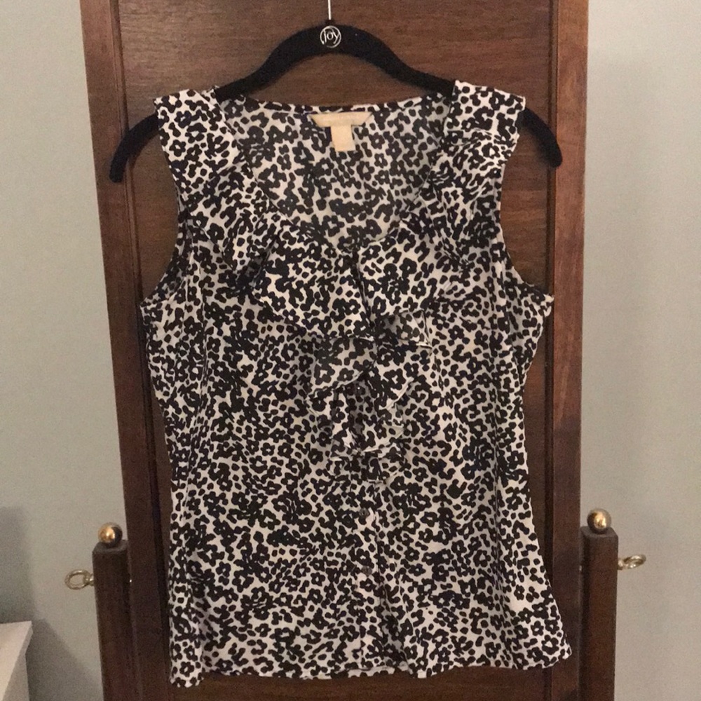 Leopard print sleeveless top